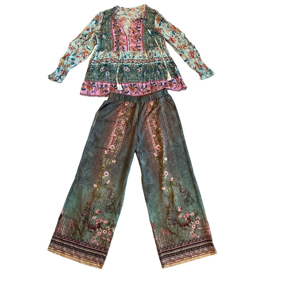 SHEIN Other - SHEIN Multicolor Floral Two-Piece Set